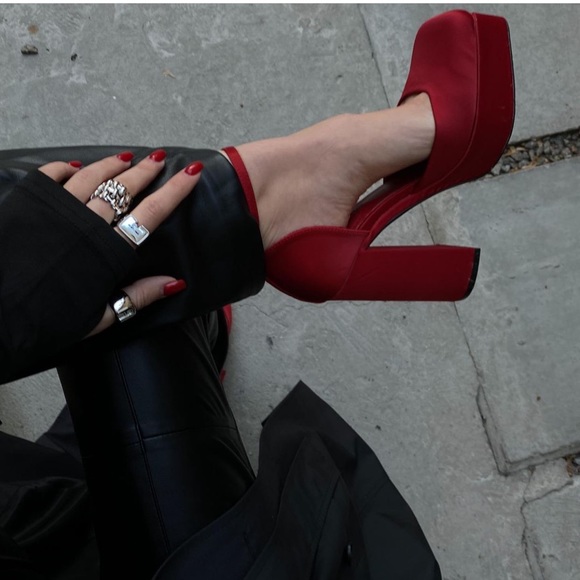 ✨SALE✨Zara fabric platform pump ✨SALE✨ - Picture 1 of 9